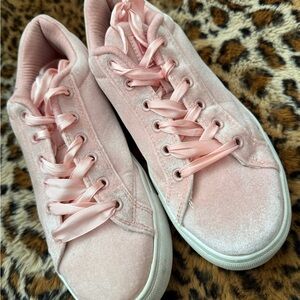 Fila Women's Soft Pink Velvet Sneakers